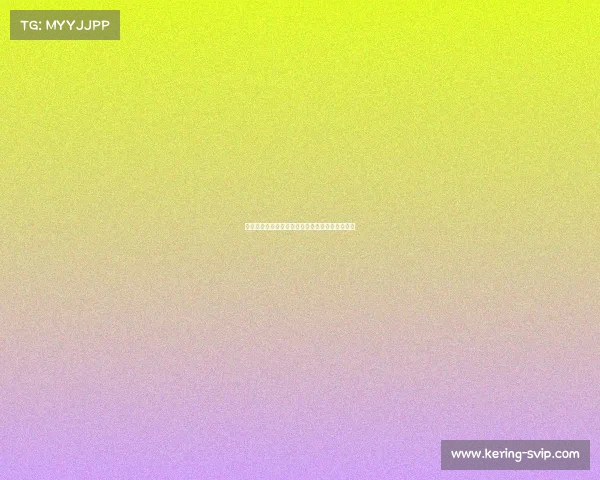 梅西温馨瞬间：抱着婴儿时期的亚马尔，笑容满面