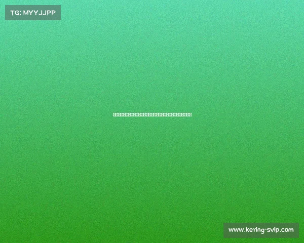 獭兔赛后捏华子像捏小崽子，兄弟情谊满满，华子乖巧表现令粉丝动容